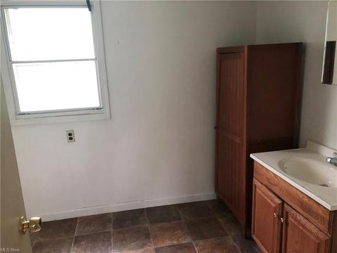 90 Anglers Ln, Lagrange, OH 44050 photo 4