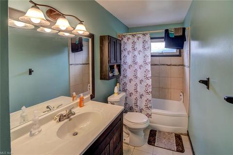 700 Hemlock Dr, Euclid, OH 44132 photo 19