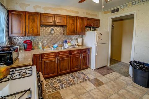 700 Hemlock Dr, Euclid, OH 44132 photo 10