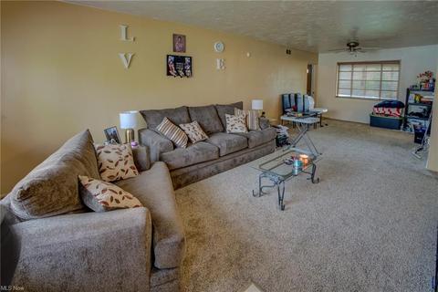 700 Hemlock Dr, Euclid, OH 44132 photo 5