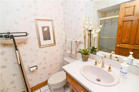 711 Park Harbour Dr, Boardman, OH 44512 photo 16