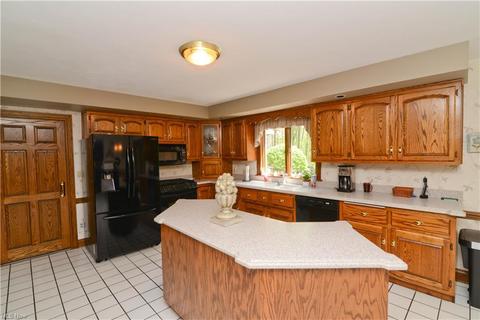 711 Park Harbour Dr, Boardman, OH 44512 photo 9