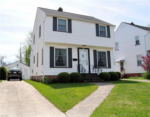 3907 Pershing Ave, Parma, OH 44134 photo 2