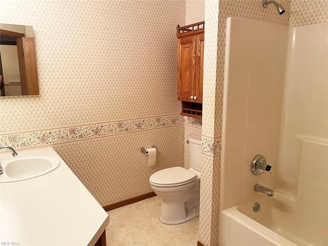 3693 Barrington Pl NW, Canton, OH 44708 photo 10