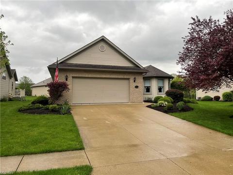 708 Parkview Dr, Dover, OH 44622 photo 1