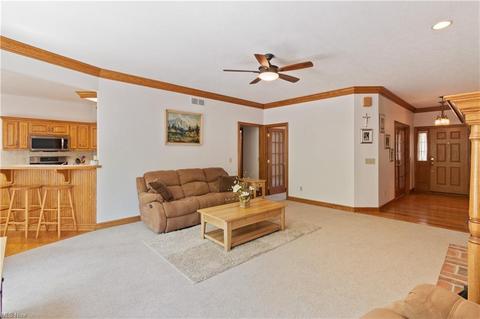 231 Patrick John Dr, Wadsworth, OH 44281 photo 9