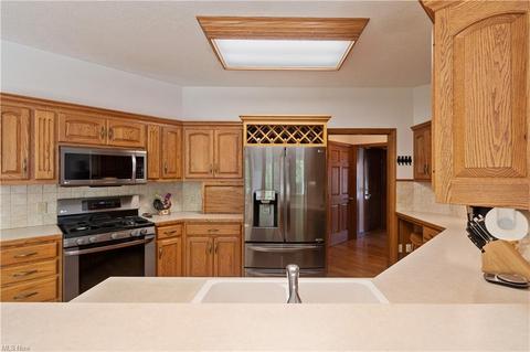 231 Patrick John Dr, Wadsworth, OH 44281 photo 12