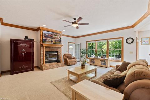 231 Patrick John Dr, Wadsworth, OH 44281 photo 10