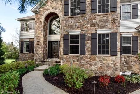 5456 Pine Ln, Solon, OH 44139 photo 2