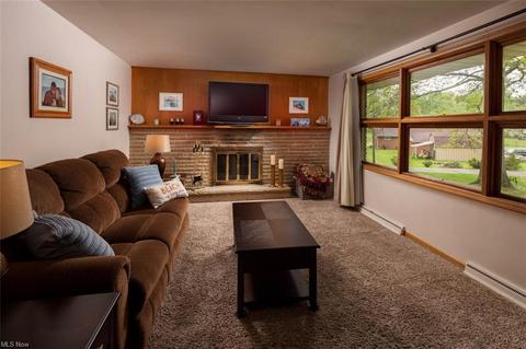 1217 Wicklow Way NW, Canton, OH 44708 photo 2