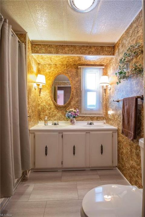 348 Hickory Run, Lagrange, OH 44050 photo 16