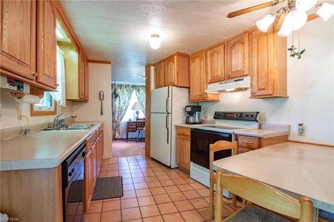 348 Hickory Run, Lagrange, OH 44050 photo 7