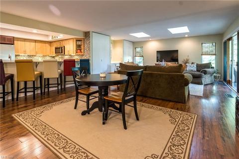 893 Brandon Cir, Aurora, OH 44202 photo 7