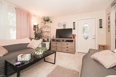 428 Augusta Ave, Lorain, OH 44052 photo 3