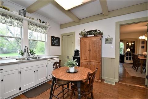 34275 Bainbridge Rd, Solon, OH 44139 photo 6
