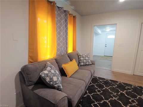 618 Dewitt St, Lorain, OH 44055 photo 6