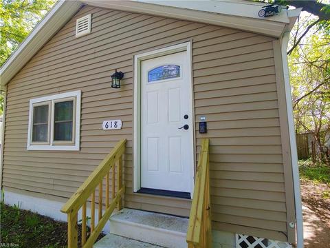 618 Dewitt St, Lorain, OH 44055 photo 3