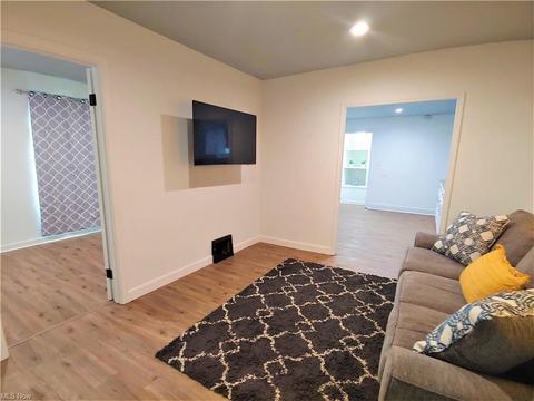 618 Dewitt St, Lorain, OH 44055 photo 7
