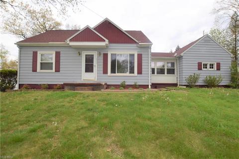 2860 Nesmith Lake Blvd, Akron, OH 44314 photo 2