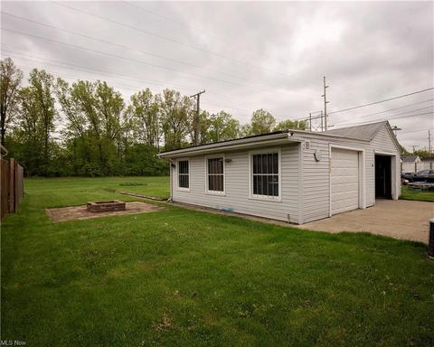 2434 E 35th St, Lorain, OH 44055 photo 5
