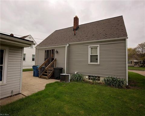 2434 E 35th St, Lorain, OH 44055 photo 7