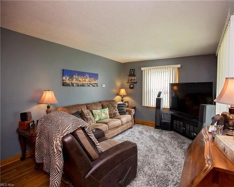 2434 E 35th St, Lorain, OH 44055 photo 8