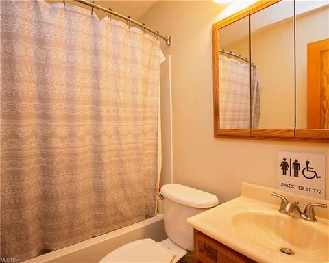 2434 E 35th St, Lorain, OH 44055 photo 12