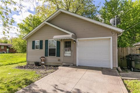 237 Morgan Ave, Elyria, OH 44035 photo 1