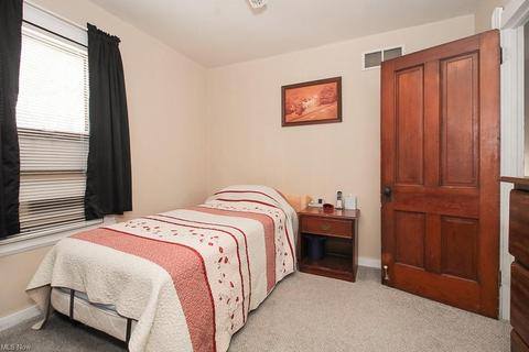 121 Bath St, Elyria, OH 44035 photo 11