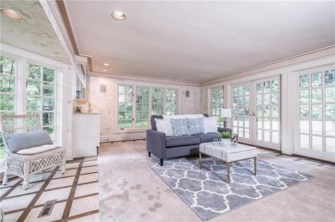 2330 Strathmore Dr NW, Canton, OH 44708 photo 11