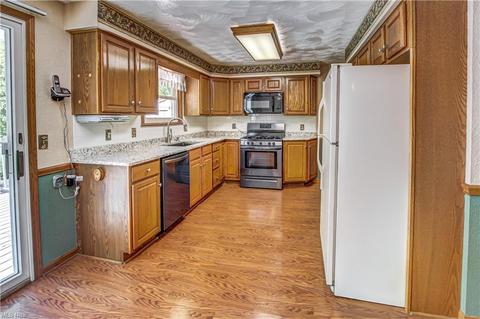 125 Whitman Blvd, Elyria, OH 44035 photo 8