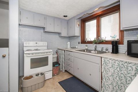 351 Ohio St, Elyria, OH 44035 photo 7