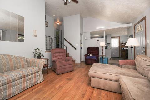 351 Ohio St, Elyria, OH 44035 photo 2