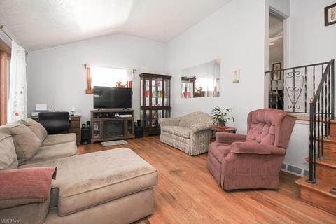 351 Ohio St, Elyria, OH 44035 photo 4
