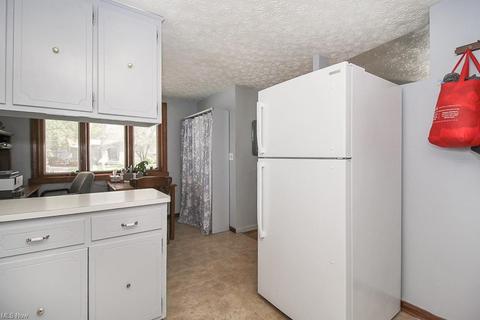 351 Ohio St, Elyria, OH 44035 photo 9
