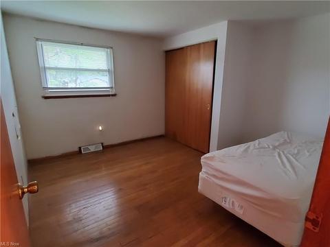 2120 E 41st St, Lorain, OH 44055 photo 10