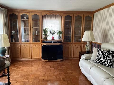 8011 Salinas Trl, Boardman, OH 44512 photo 3