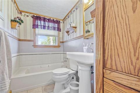666 Elm St, Struthers, OH 44471 photo 8