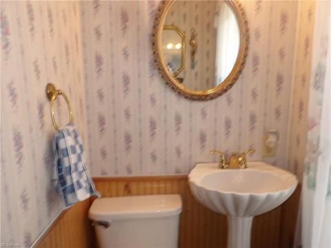1957 E 31st St, Lorain, OH 44055 photo 6