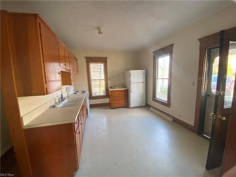 142 King St, Wadsworth, OH 44281 photo 3