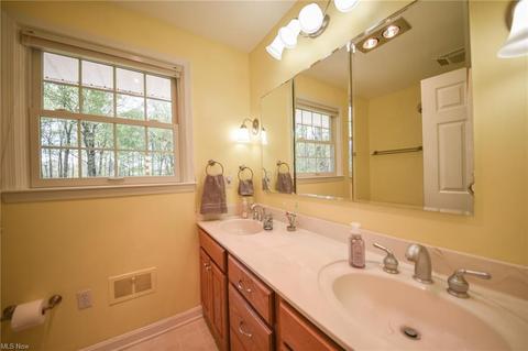 3390 E Smith Rd, Medina, OH 44256 photo 16