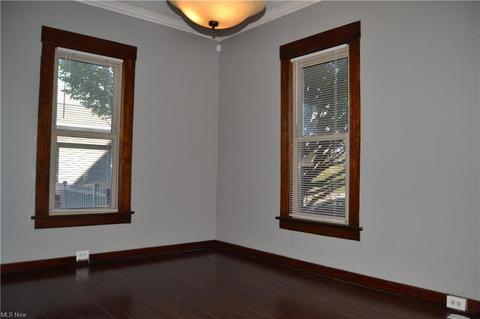 352 E River St, Elyria, OH 44035 photo 6