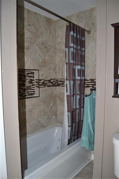 352 E River St, Elyria, OH 44035 photo 20