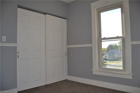 352 E River St, Elyria, OH 44035 photo 15