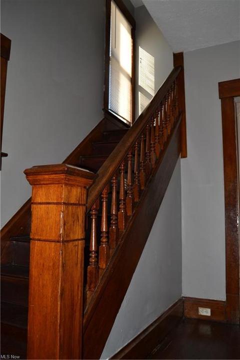 352 E River St, Elyria, OH 44035 photo 13