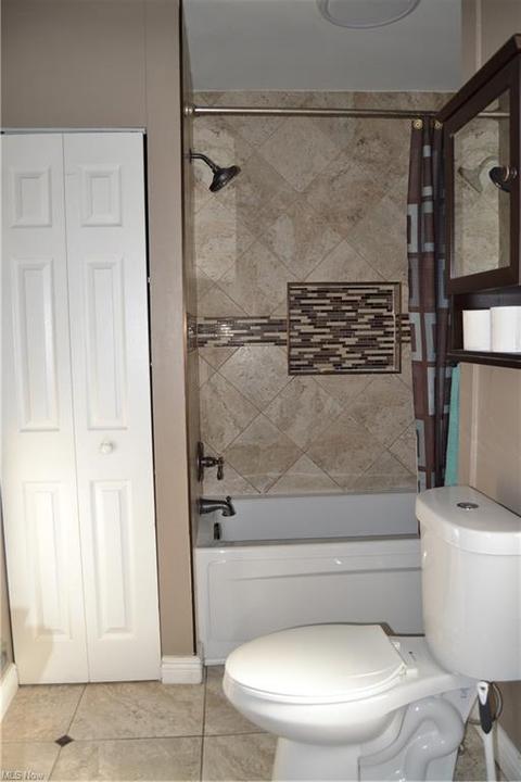 352 E River St, Elyria, OH 44035 photo 18