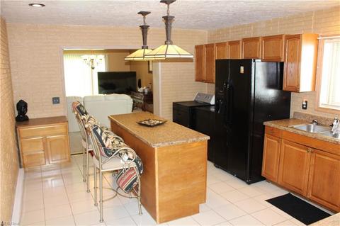 180 Brace Ave, Elyria, OH 44035 photo 3