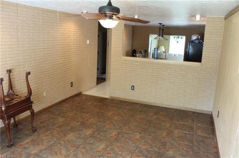 180 Brace Ave, Elyria, OH 44035 photo 2