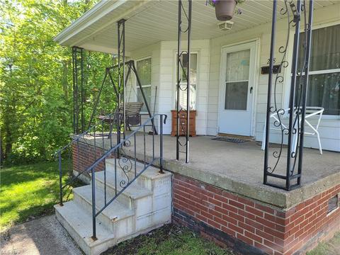 218 13th St, Elyria, OH 44035 photo 3