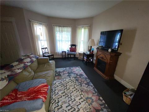 218 13th St, Elyria, OH 44035 photo 14
